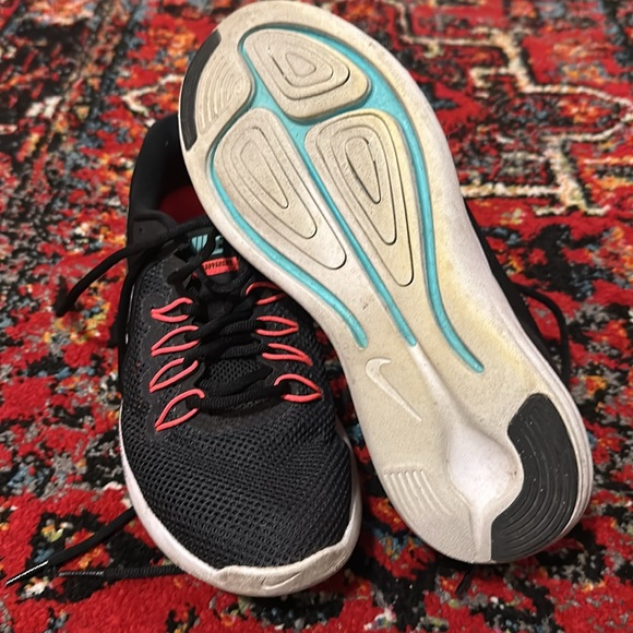 Nike lunarlon sneakers black and pink women’s size 8.5 - Picture 2 of 4